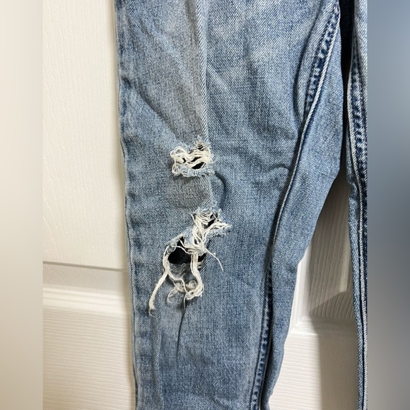 Gap Kids Mid Rise Girlfriend Jeans with Washwell Size 10 - Picture 3 of 7